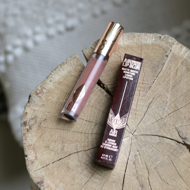 Рідка матова помада Charlotte Tilbury Airbrush Flawless Lip Blur у відтінку Honey Blur 6,8 мл